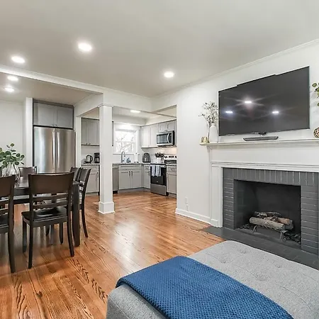 4 Bedroom Plaza Charmer Pet Friendly